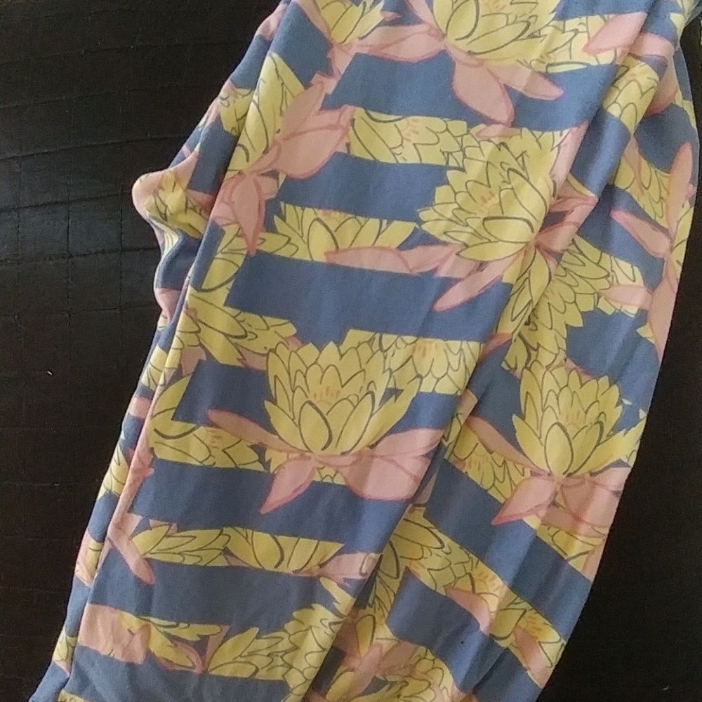 LuLaRoe one size leggings